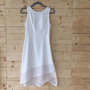 White Ladies Avantlook dress.